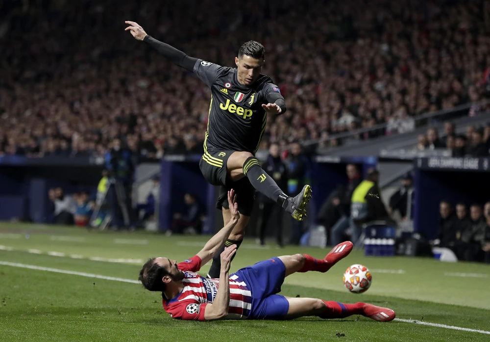 Ronaldo vượt qua hàng thủ Atletico mùa trước