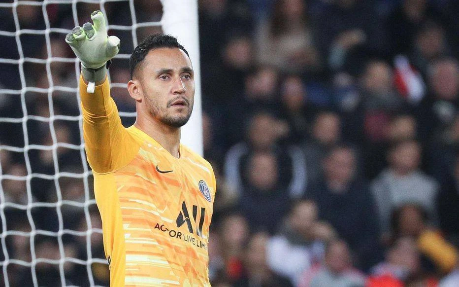 Keylor Navas chấm dứt tranh cãi thủ môn ở PSG