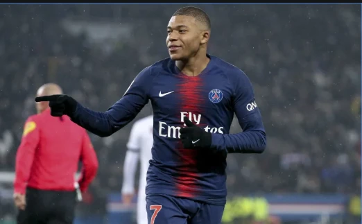 ChỈ có thể so sánh Mbappe với Ronaldo ‘béo”