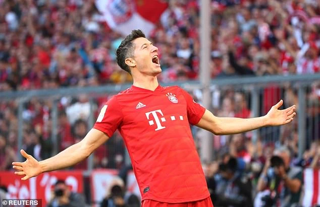 Tiền đạo người Ba Lan Robert Lewandowski