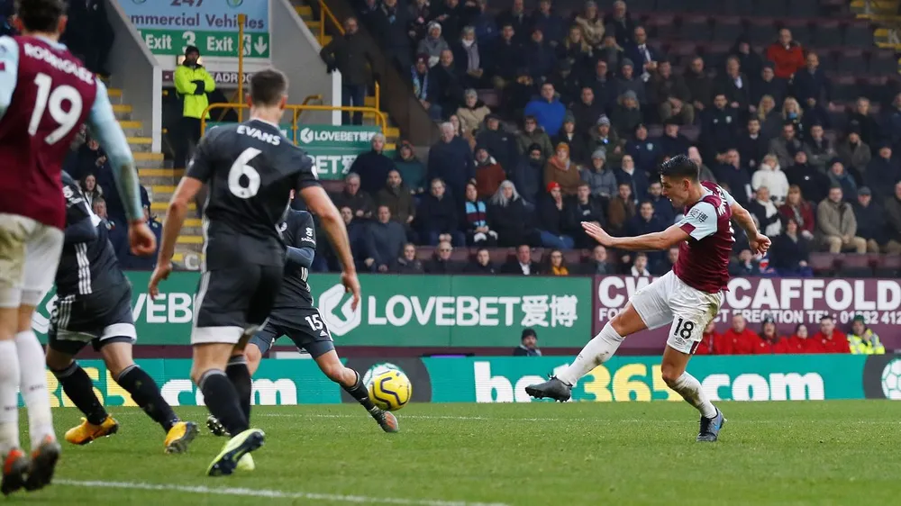 Burnley - Leicester City 2-1: Jamie Vardy sút hỏng phạt đền, Bầy cáo thua ngược ảnh 11