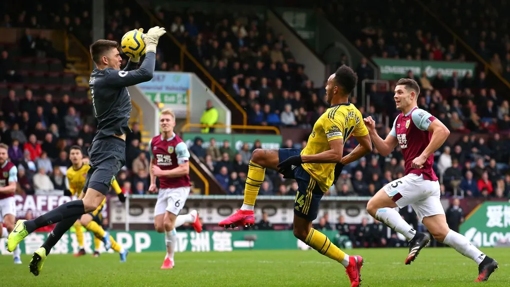 Burnley - Arsenal 0-0: Aubameyang bất lực nhưng Pháo thủ hòa trong may mắn ảnh 4