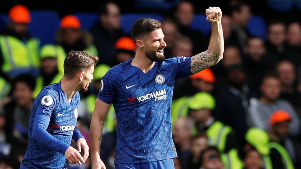 Olivier Giroud mừng bàn thắng