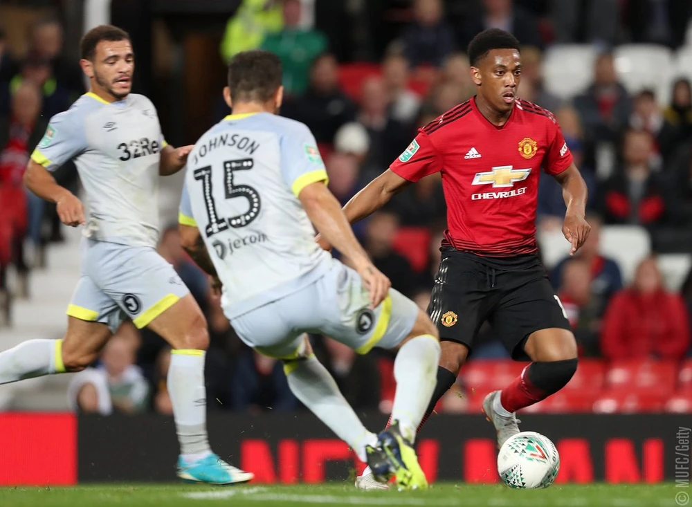 Anthony Martial sẽ gặp lại Derby và đàn anh Rooney