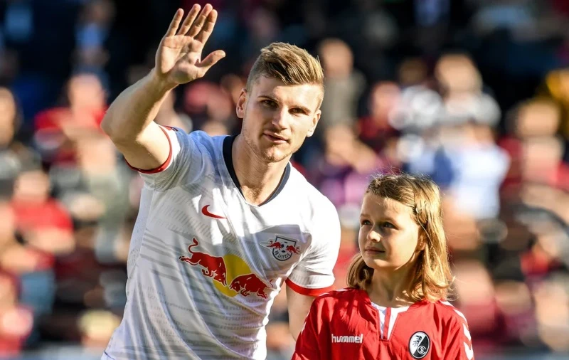 Timo Werner trong trận gặp Freiburg.