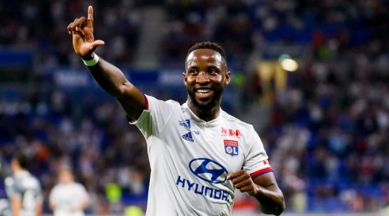 Tiền đạo Moussa Dembele đang được nhiều CLB Premier League dạm hỏi 