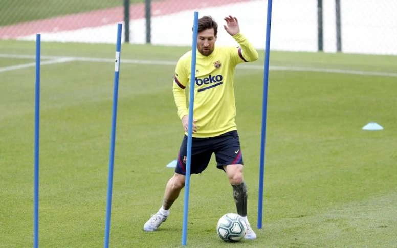 Leo Messi dính chấn thương trong buối tập. 