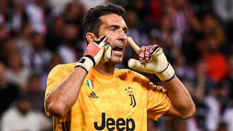 Gigi Buffon trước ngưỡng kỷ lục Serie A