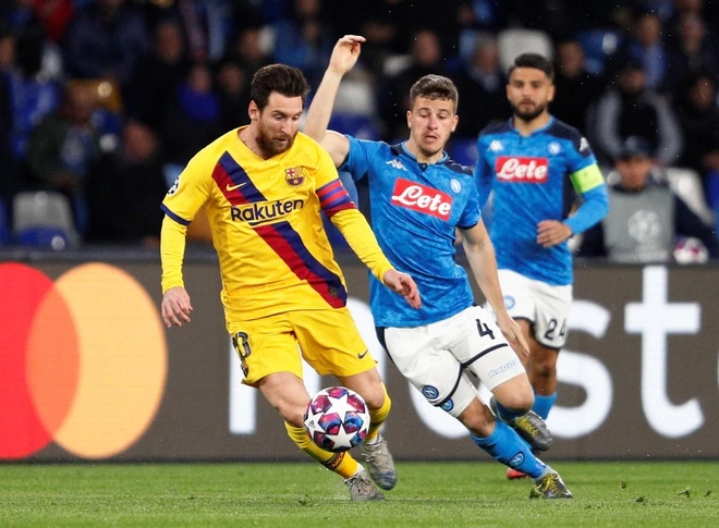 Lionel Messi liệu có giúp Barcelona vượt qua Napoli