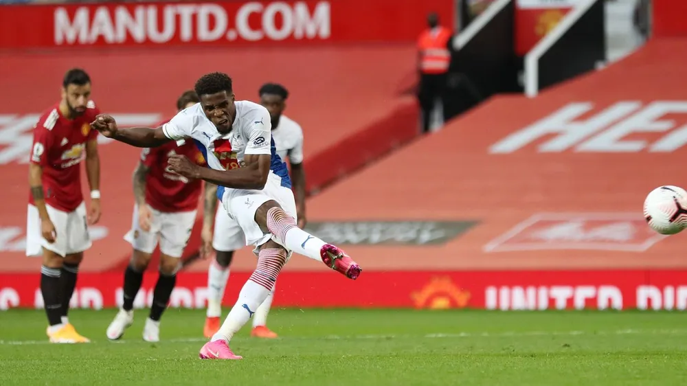 Man United – Crystal Palace 1-3, Zaha nhấn chìm Quỷ đỏ ảnh 4