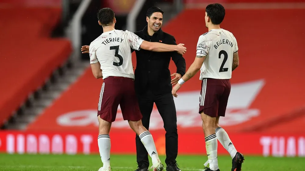 Aubameyang nổ súng, Arsenal nhấn chìm Man United ngay tại Old Trafford ảnh 4