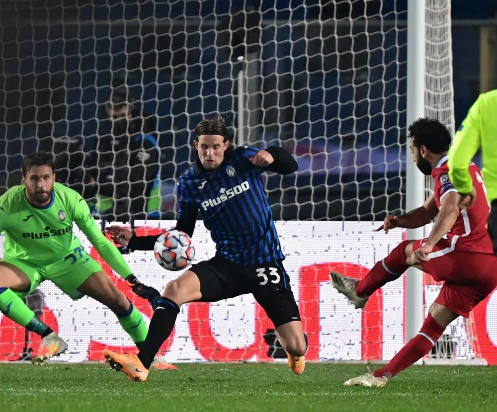 Salah tự hào khi bắt kịp kỷ lục của huyền thoại Liverpool ảnh 1