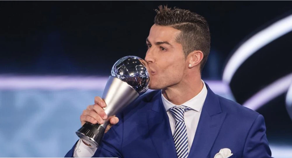 Ronaldo vẫn là nhân vật chính trên đấu trường