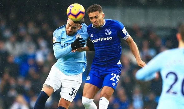 Everton sẽ gặp thách thức lớn từ Man City