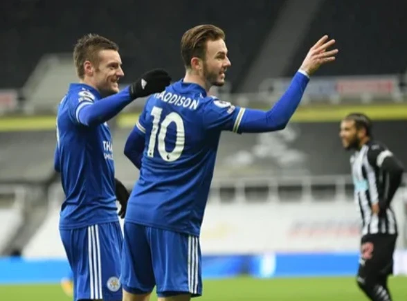 Leicester City chiếm vị trí thứ 3 sau trận thắng Newcastle