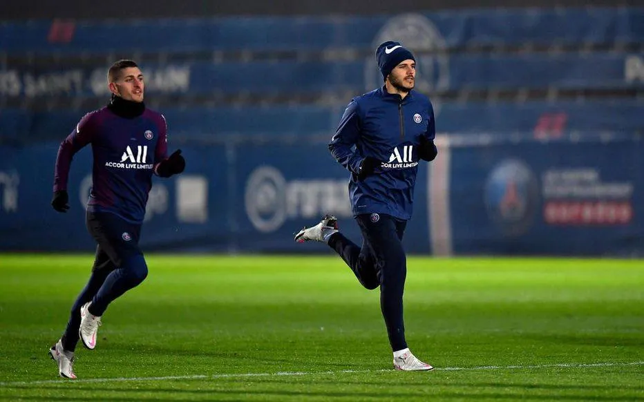 Mauro Icardi (phải) đang nỗ lực tập luyện để kịp ra sân trận đầu tay của ông thầy mới