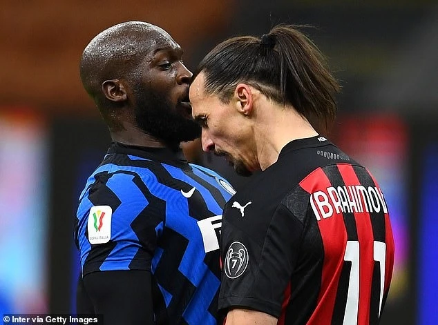 Lukaku và Ibrahimovic đã muốn động thủ ngay trên sân