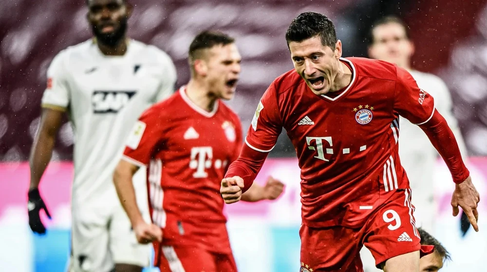 Robert Lewandowski ghi bàn thắng thứ 24 mùa này