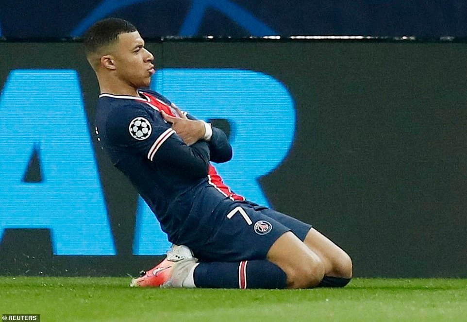 Kylian Mbappe ăn mừng bàn thắng