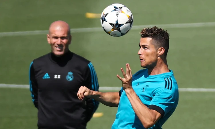 Ronaldo muốn chơi dưới trướng Zizou Zizou