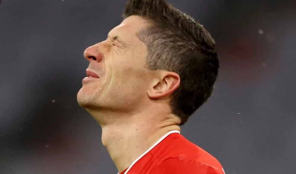 Mất Robert Lewandowski là một tổn thất lớn cho Bayern trước cuộc chiến với PSG