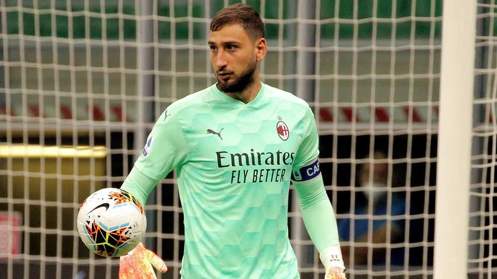 AC Milan đóng băng cuộc đàm phán hợp đồng với Donnarumma sau khi nhóm CĐV quá khích đe dọa thủ môn