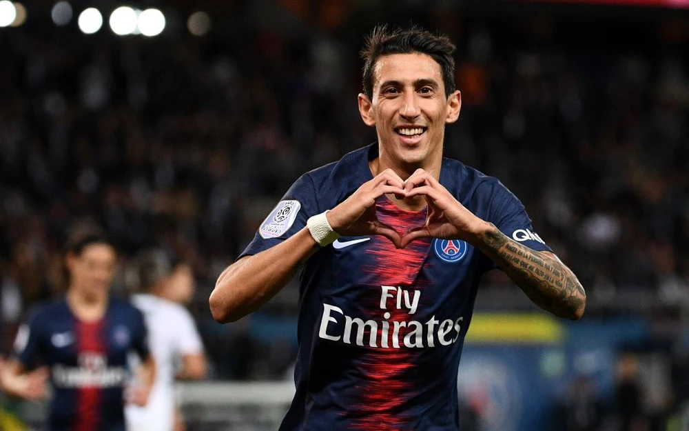 Angel Di Maria ăn mừng bàn thắng