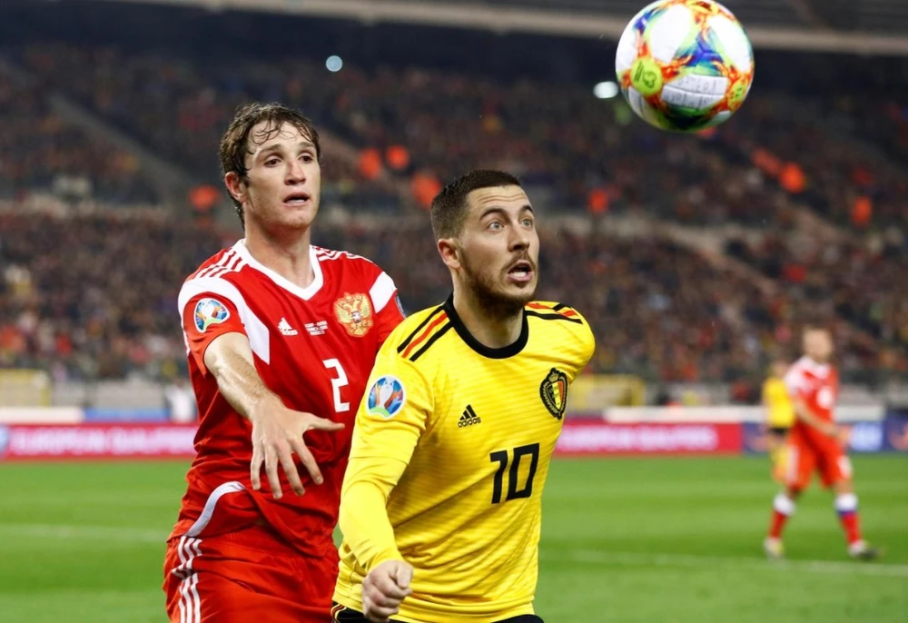 Eden Hazard có lẽ chỉ ra sân từ băng dự bị