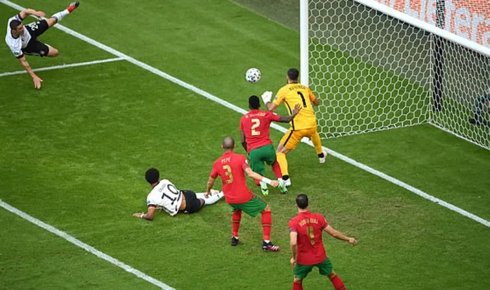 Bồ Đào Nha – Đức 2-4: Ronaldo ghi bàn nhưng Xe tăng Đức đè bẹp Bồ Đào Nha ảnh 1