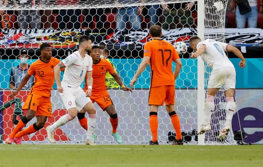 Hà Lan – CH Séc 0-2: Tomas Holes và Patrik Schick ghi bàn khi de Ligt trượt chân ảnh 6