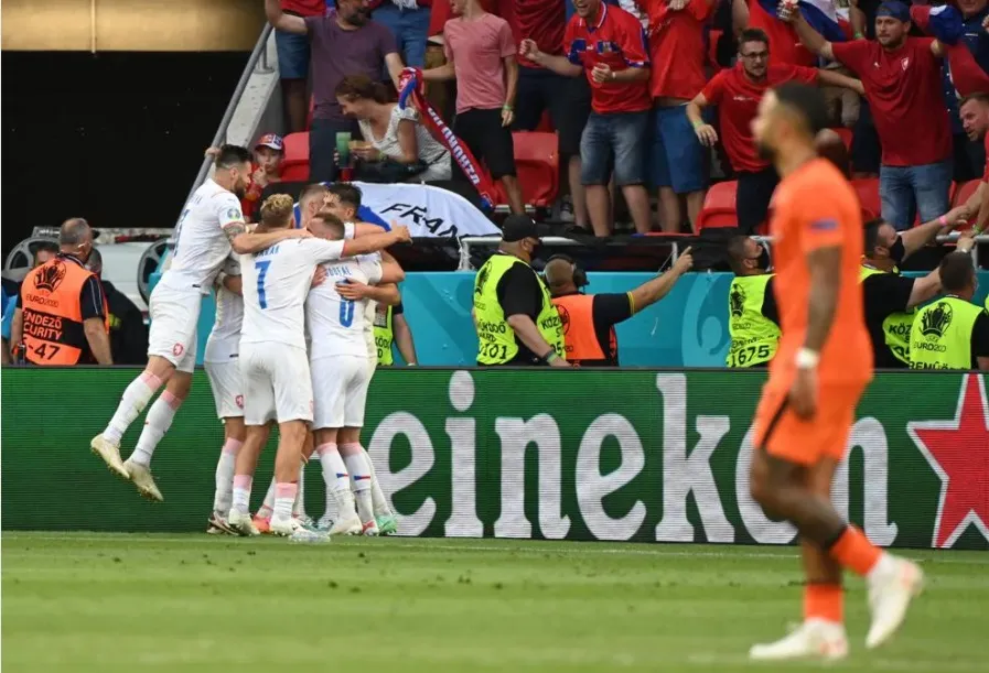Hà Lan – CH Séc 0-2: Tomas Holes và Patrik Schick ghi bàn khi de Ligt trượt chân ảnh 8
