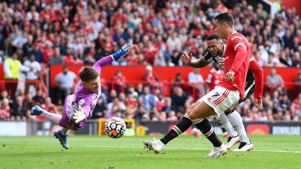 Bàn thắng kỳ diệu của Ronaldo ở Old Trafford