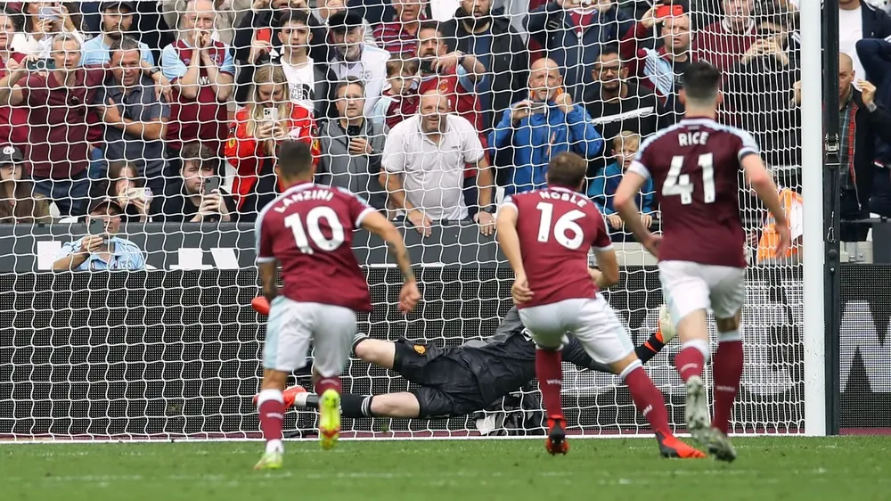 West Ham – Man United 1-2: Ronaldo mở điểm, Lingard khóa đuôi, nhưng De Gea mới là người hùng ảnh 5