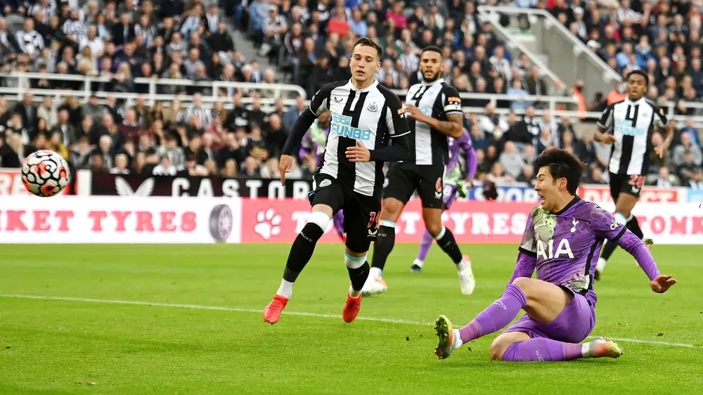 Harry Kane ghi bàn đầu tiên mùa giải, Tottenham quật ngã Chích chòe ngày ra mắt ông chủ mới ảnh 3