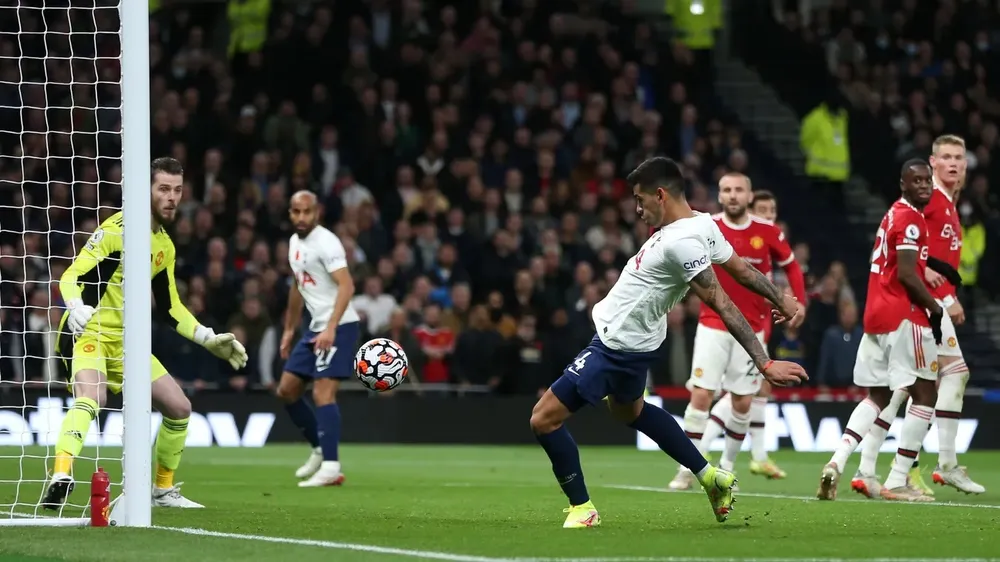 Tottenham – Man United 0-3: Ronaldo tỏa sáng cứu Soslkjaer, Cavani và Rashford giúp Quỷ đỏ thắng tưng bừng ảnh 1