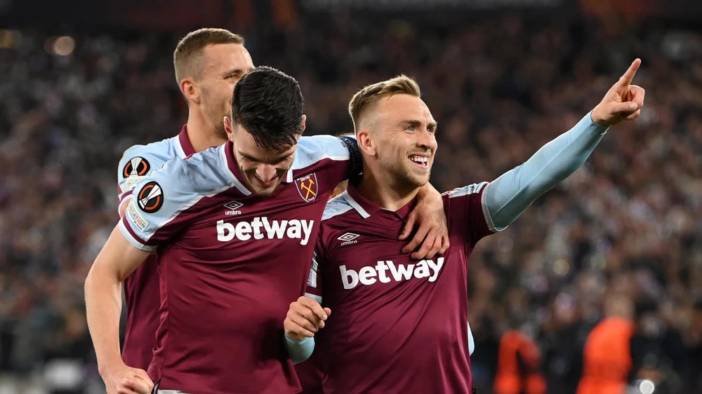 West Ham đang thăng tiến trên mọi đấu trường