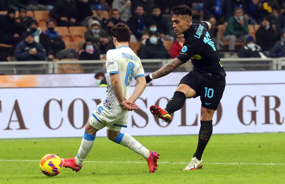 Pha dứt điểm nâng tỹ số lên 3-1 của Lautaro Martinez