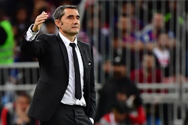 cựu HLV Barcelona Ernesto Valverde đang là mục tiêu của Man United