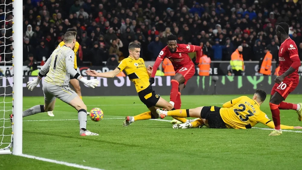 Divock Origi ghi bàn quyết định phút 94