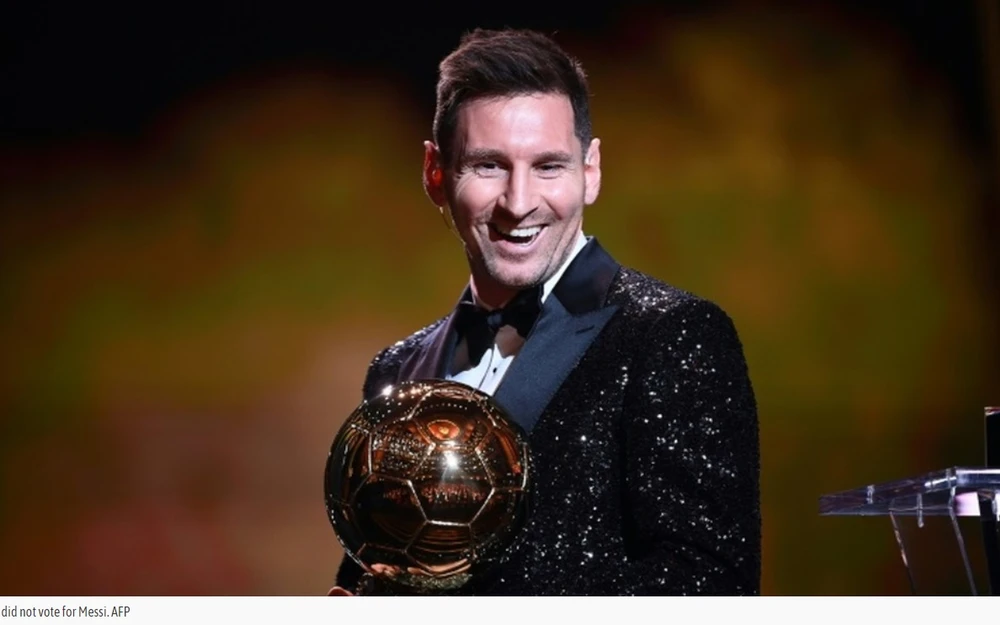 Messi nhận Quả bóng vàng thứ 7