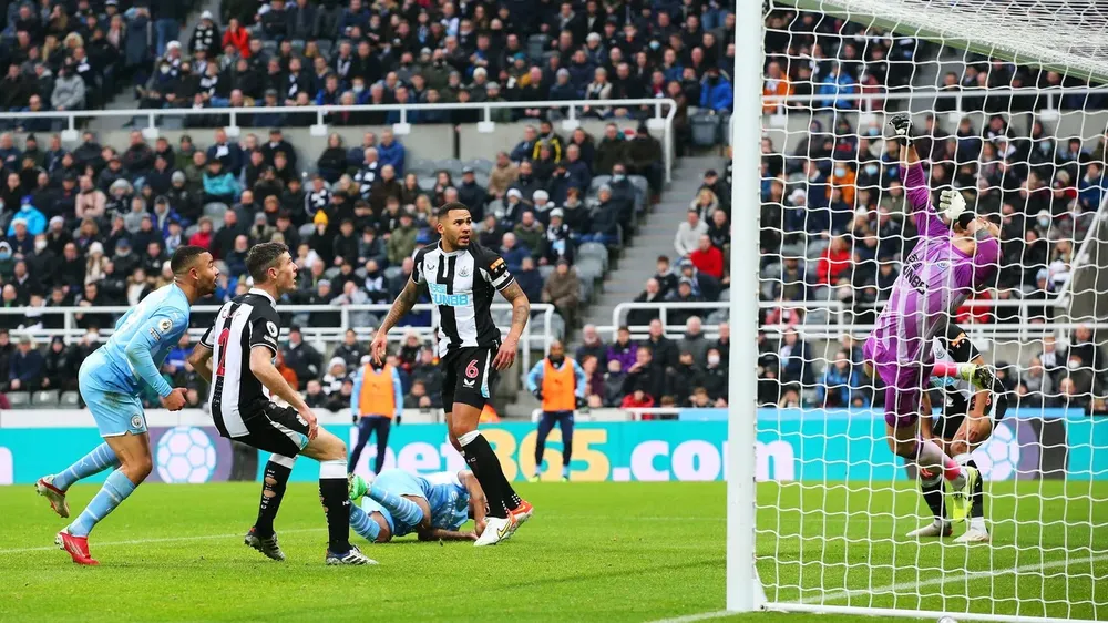Man City đè bẹp Newcastle để giành ngôi đầu bảng vào Giáng sinh ảnh 4