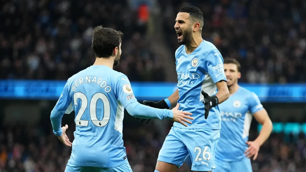 Các cầu thủ Man City ăn mừng chiến thắng