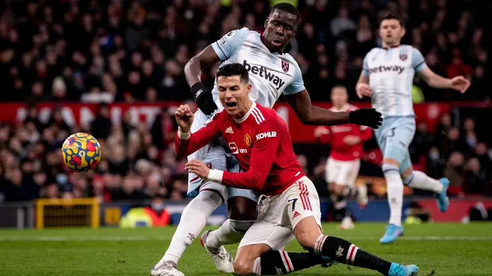 Rashford nhấn chìm West Ham phút bù giờ, Man United vươn lên thứ 4 ảnh 2