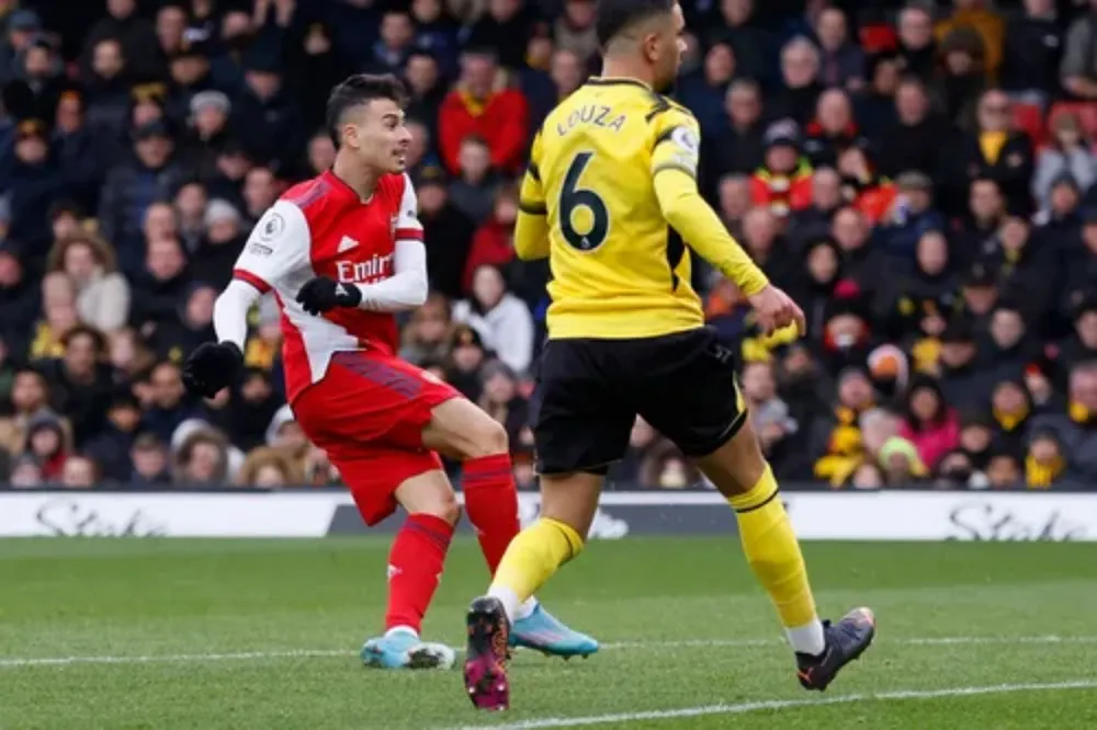 Saka, Odergaard và Martinelli nổ súng giúp Arsenal quật ngã Watford ảnh 4