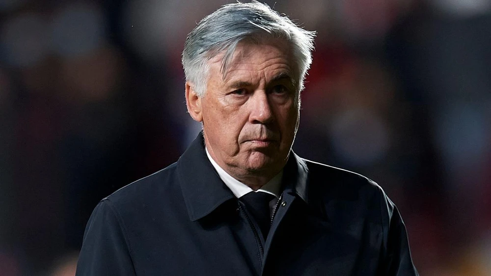 HLV Carlo Ancelotti nhiễm Covid-19