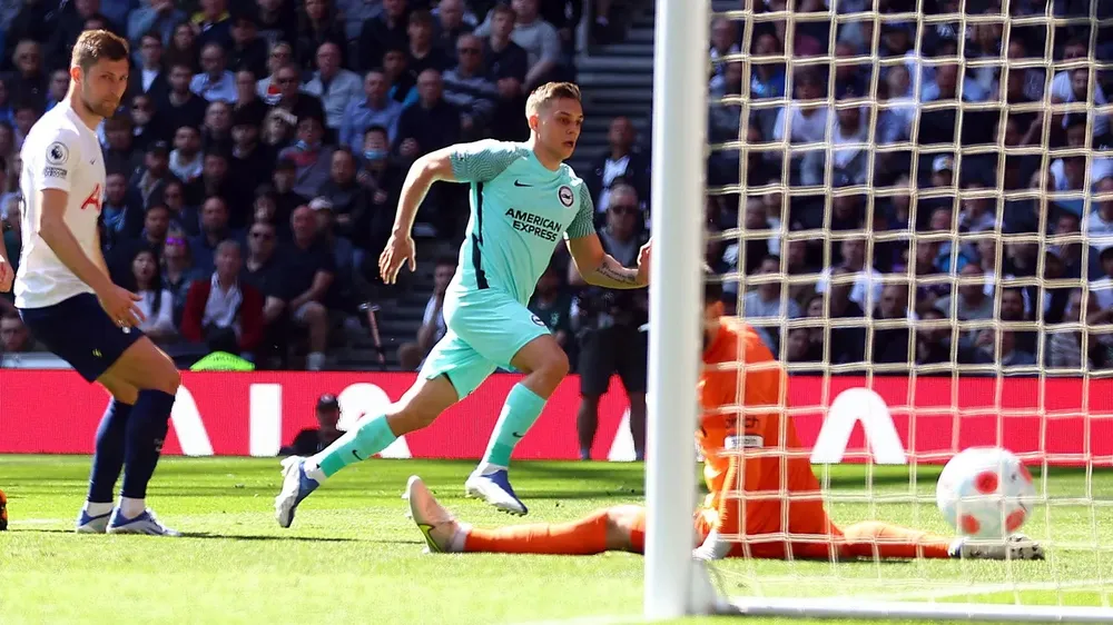 Trossard ghi bàn phút cuối, giúp Chim mồng biển nhấn chìm Tottenham ảnh 3