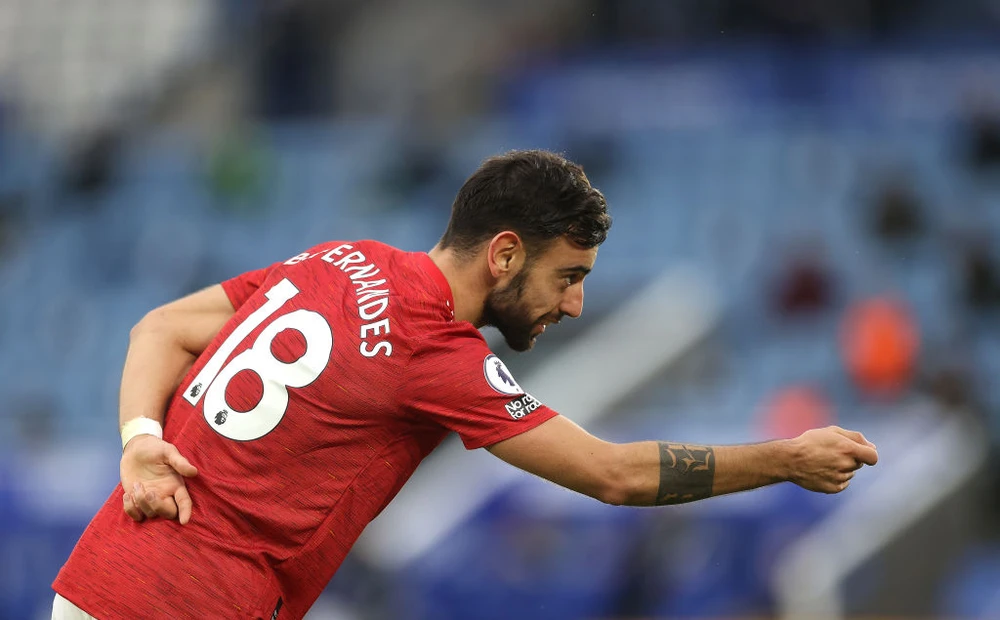 Bruno Fernandes may mắn không dính chấn thương sau tai nạn xe hơi