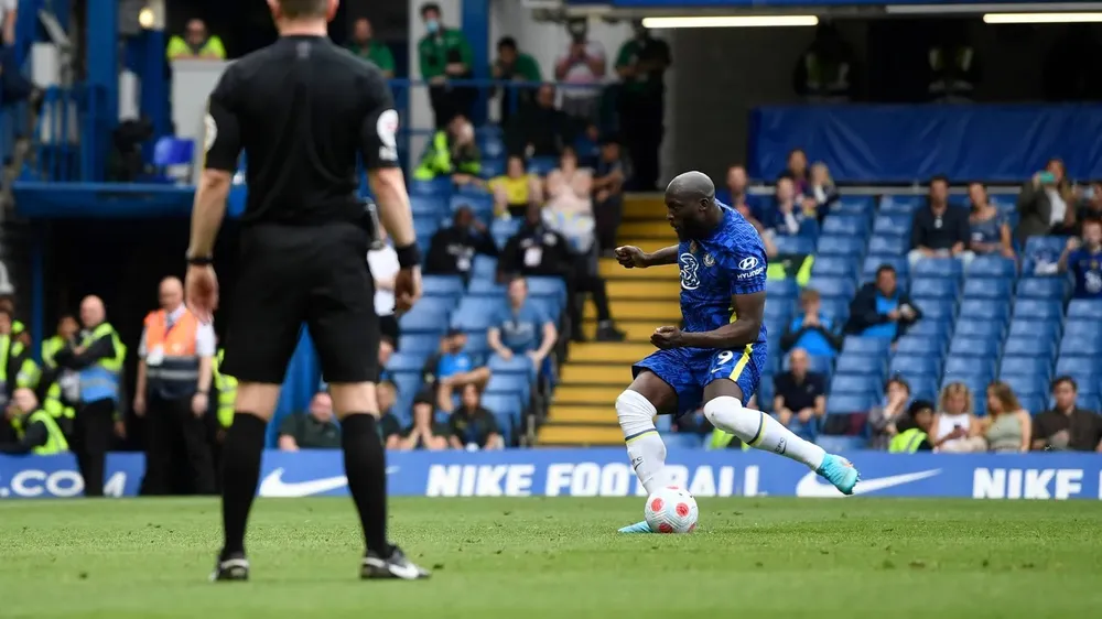 Lukaku ghi cú đúp nhưng Chelsea đánh rơi chiến thắng phút 97 ảnh 1