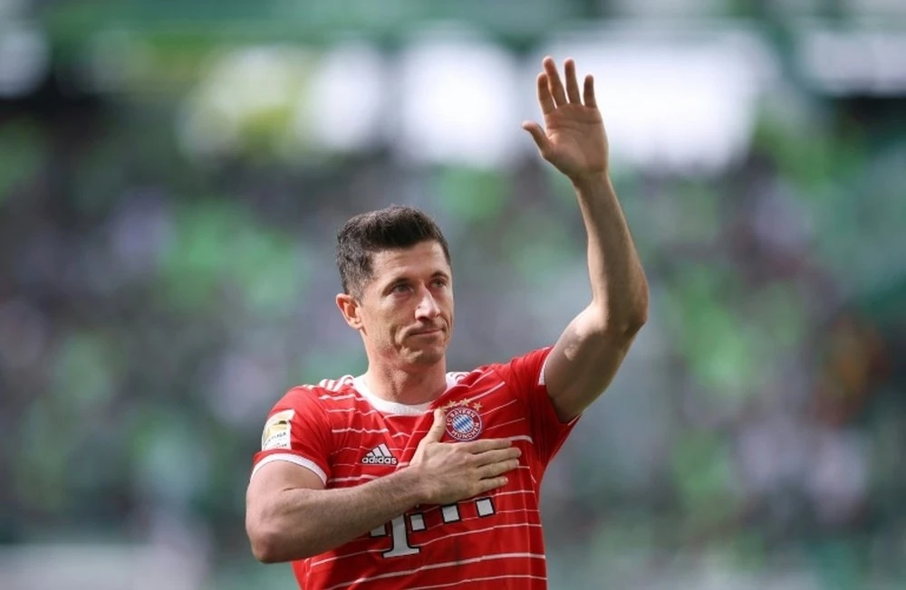 Lewandowski hứa sẽ trờ lại từ giã mọi người ở CLB Đức