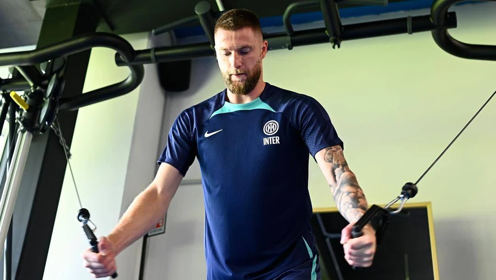 Milan Skriniar tập luyện đầu mùa